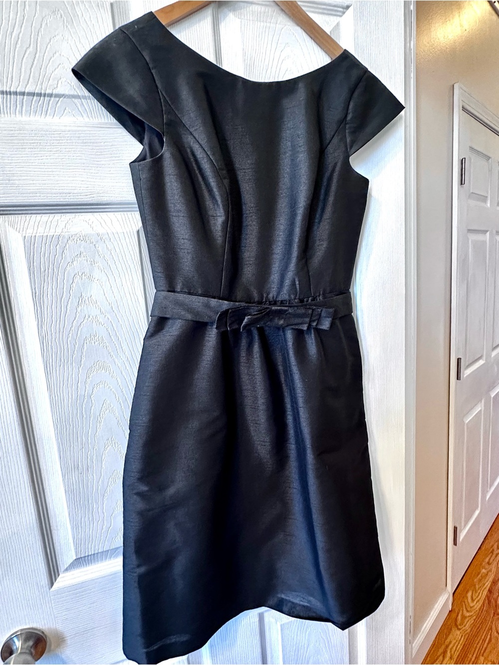 ALFRED SUNG Black Cap-Sleeve Midi Dress with Waist Bow